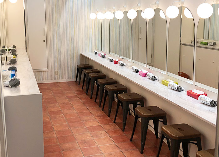 パウダールーム