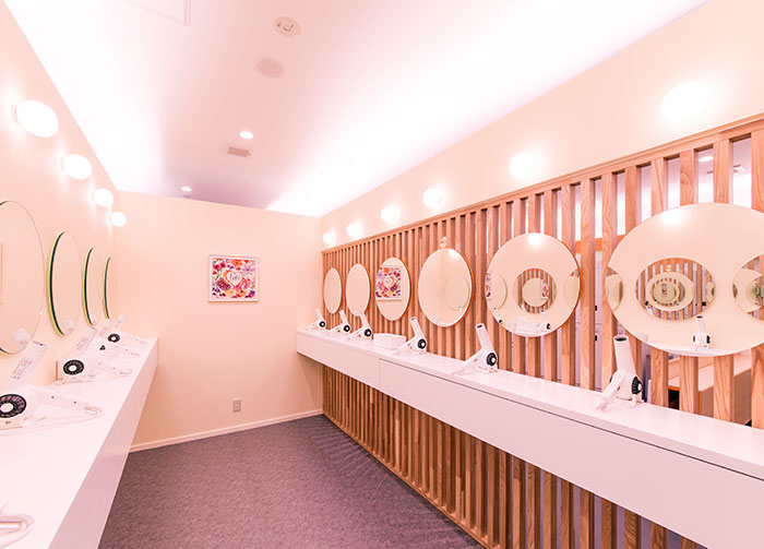 パウダールーム