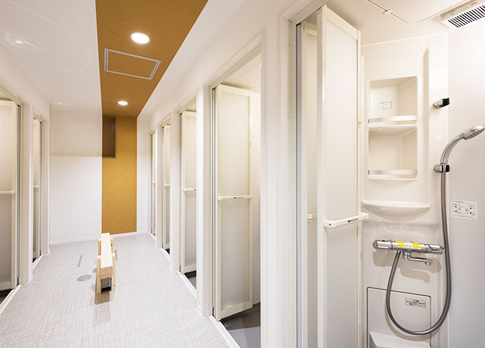 シャワールーム