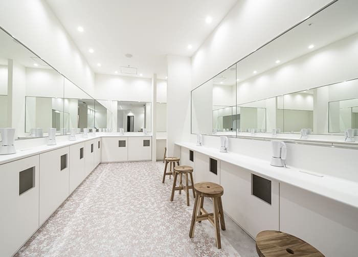 パウダールーム