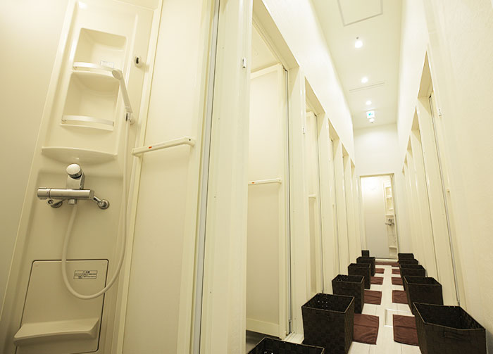 シャワールーム