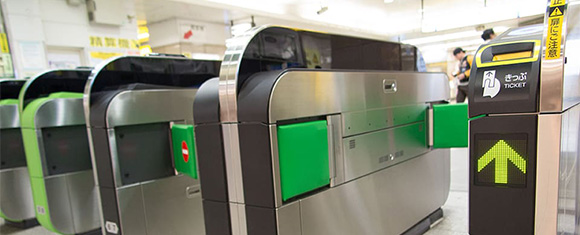 鶴見駅西口から徒歩30秒！<br>アクセスしやすい好立地