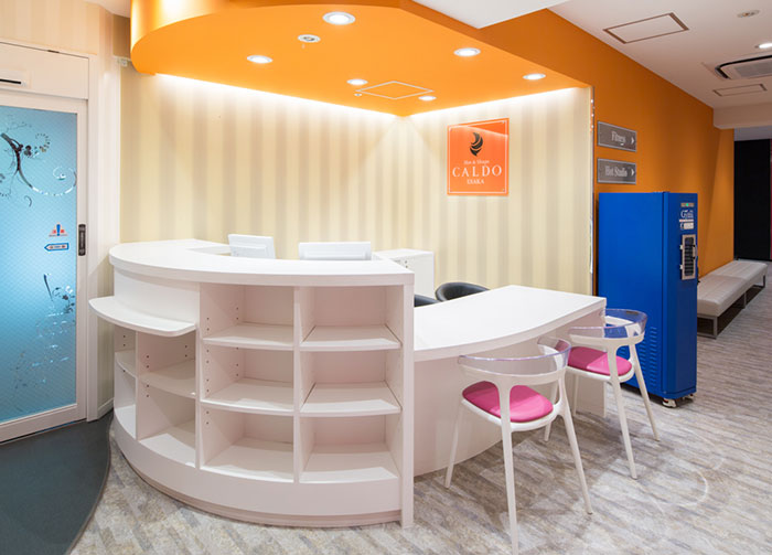 カルド江坂の店舗フロント